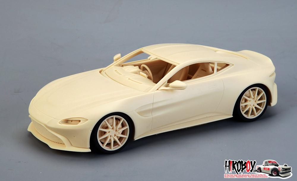 1:36 Aston Martin Vantage Christmas Toy Diecast Miniature Alloy